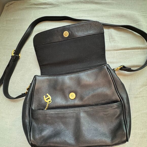 Etienne Aigner Navy Blue Leather Shoulder Bag – Gold Hardware – Adjustable Strap - Picture 7 of 13